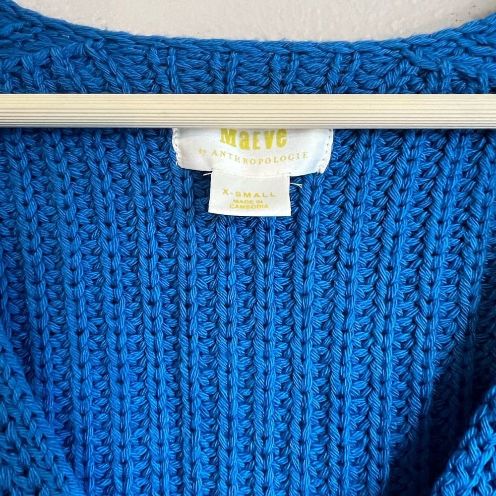 Worn once! Comfy and cute cropped Maeve sweater from Anthropologie.